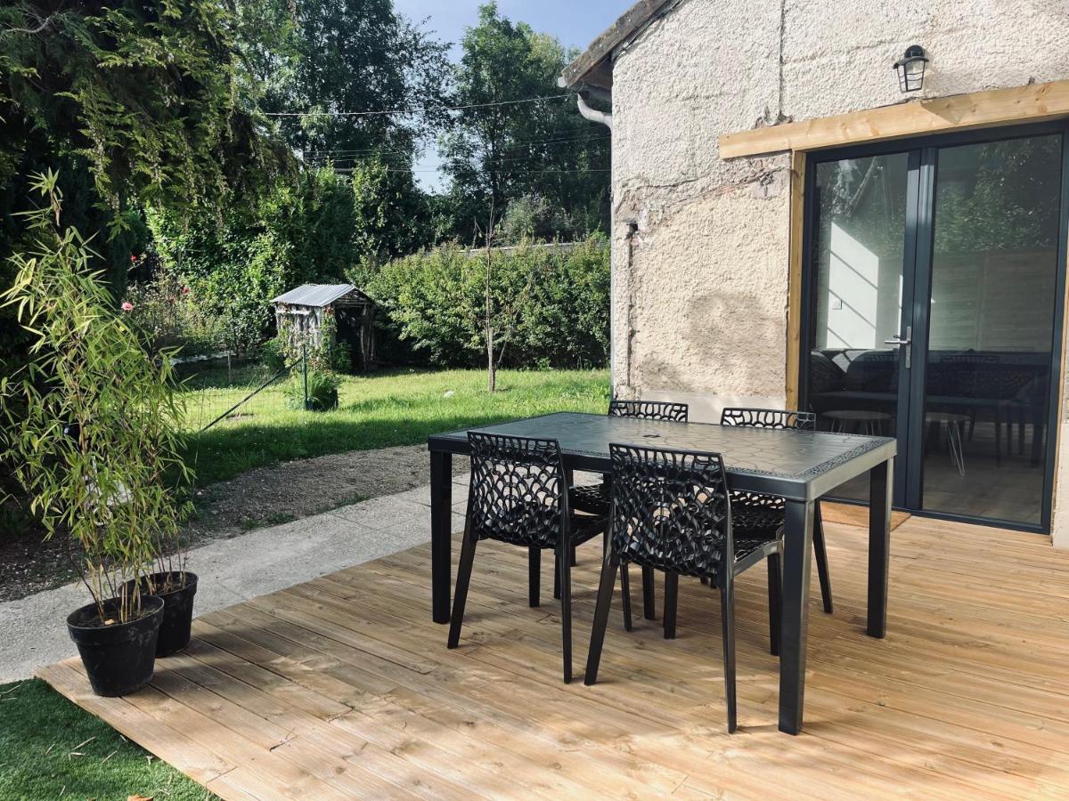 Un Coin Paisible Villa Camon  Exterior photo